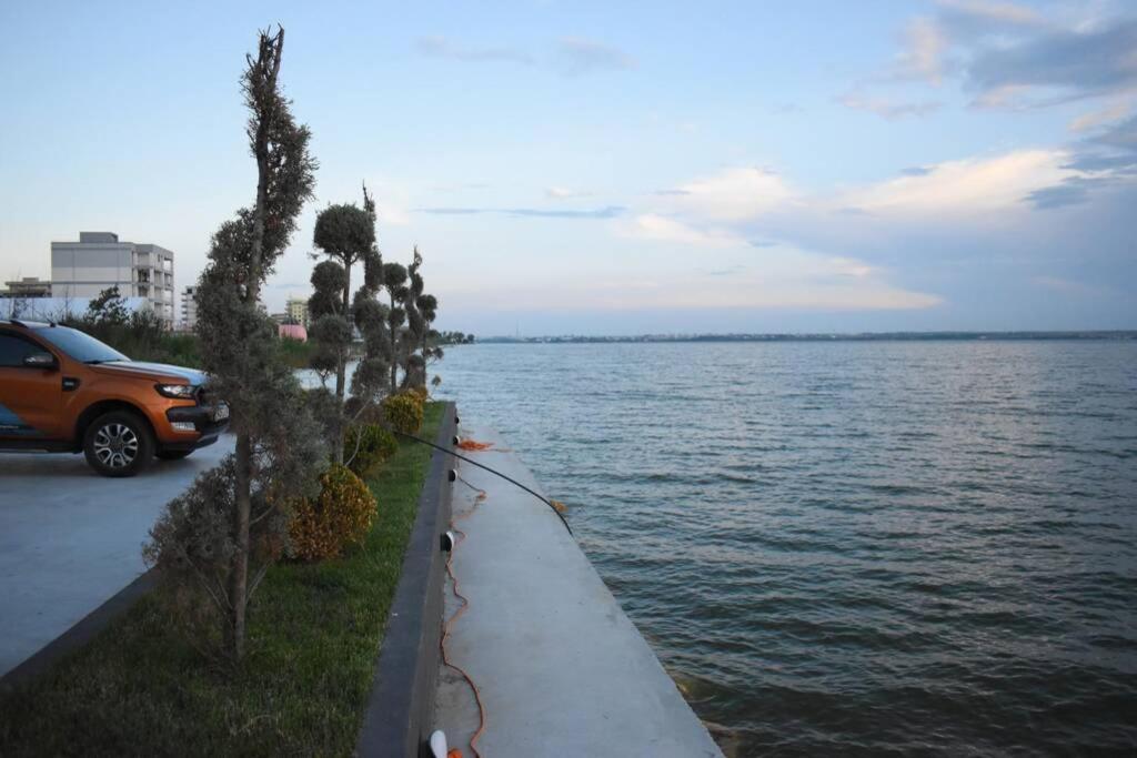 Apartment By The Lake With A View Mamaia Exterior foto